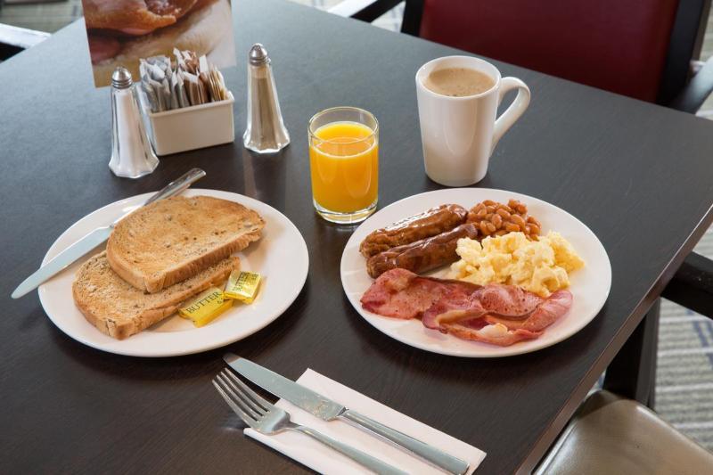 Holiday Inn Ellesmere Port/Cheshire Oaks By Ihg Екстериор снимка
